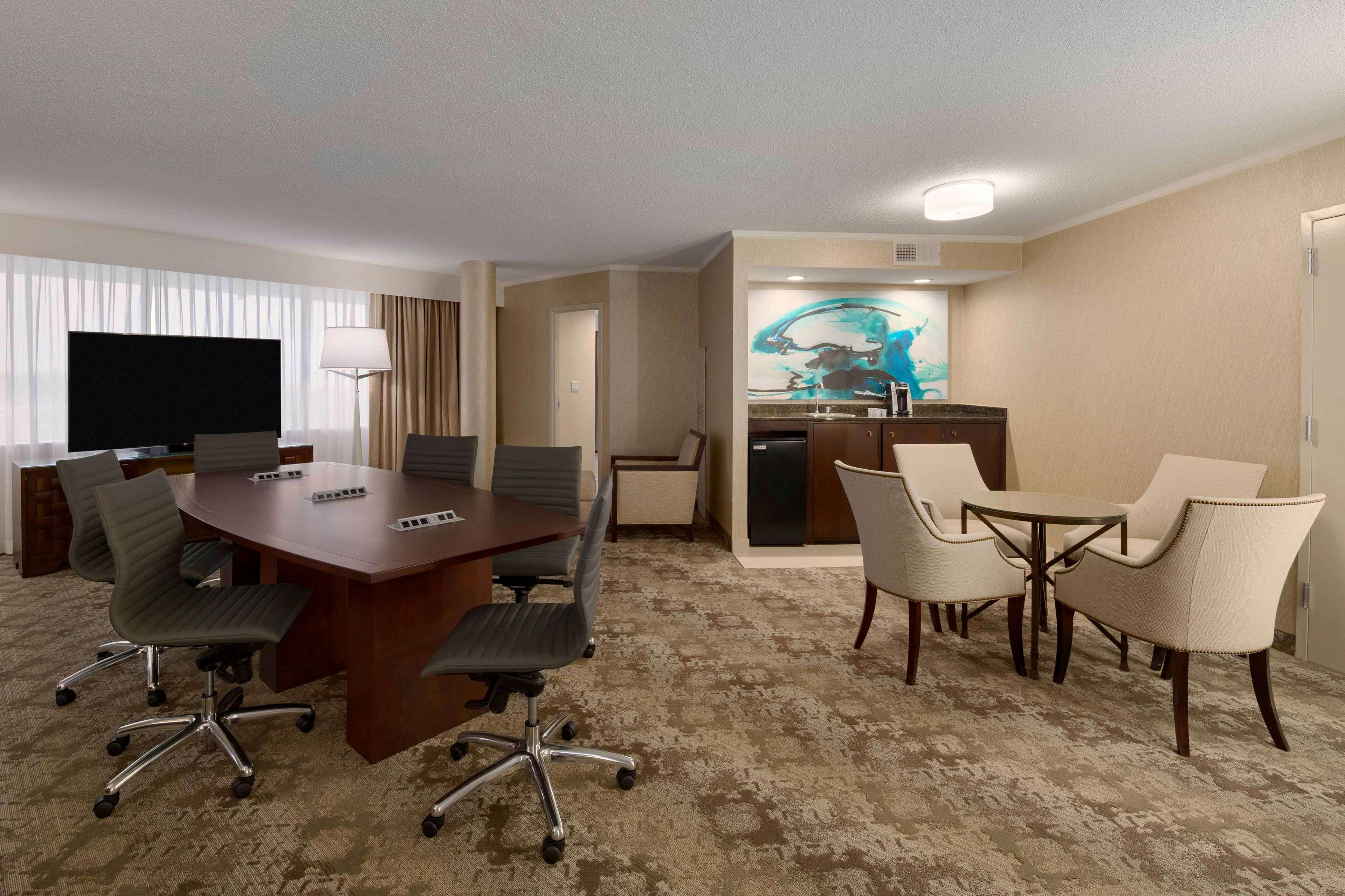 Embassy Suites By Hilton Baltimore At BWI Airport Linthicum Exterior photo