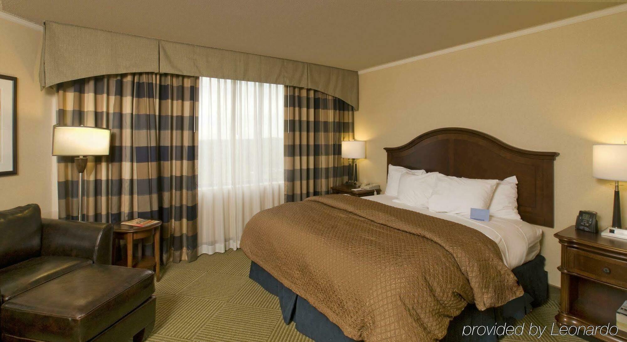 Embassy Suites By Hilton Baltimore At BWI Airport Linthicum Room photo